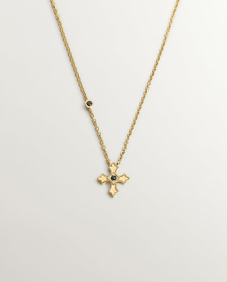 Colgante de plata 925 bañada en oro amarillo de 18K con cruz pequeña y espinelas
