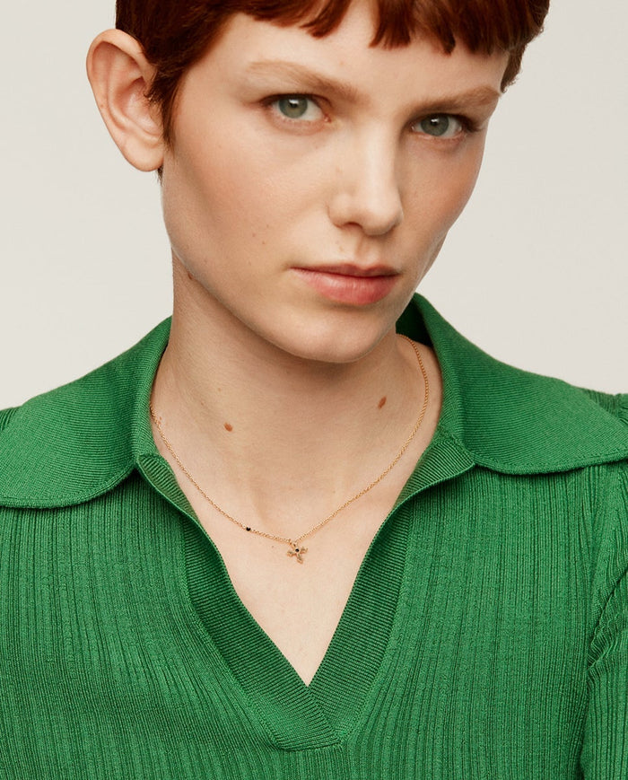 Colgante de plata 925 bañada en oro amarillo de 18K con cruz pequeña y espinelas