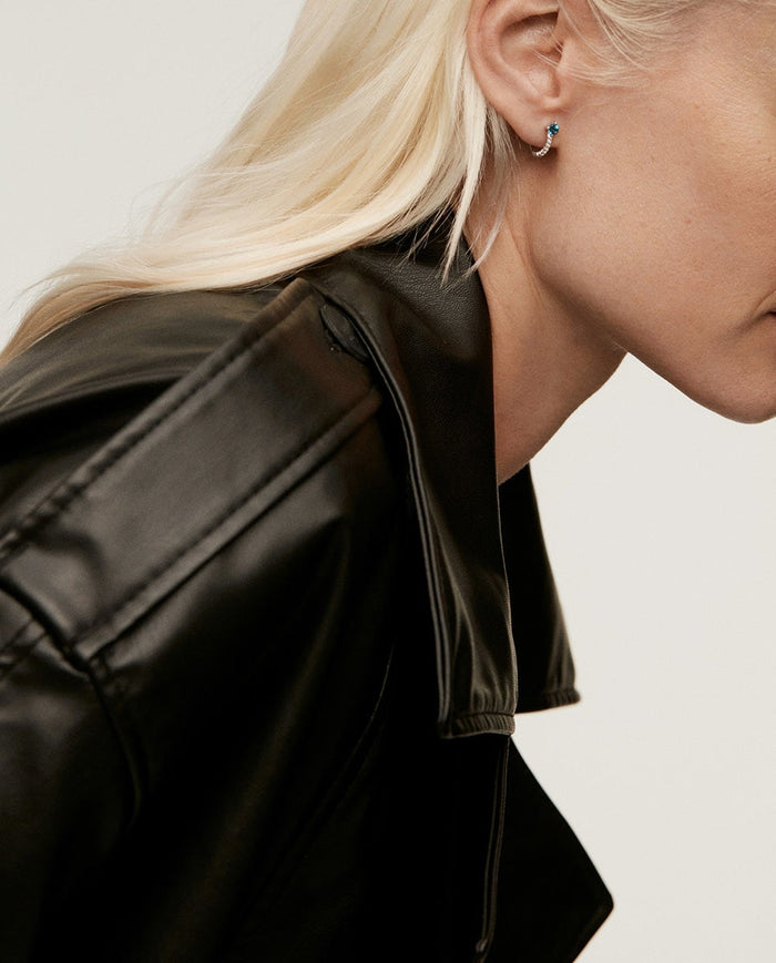 Pendientes de aro de plata 925 con topacios azul y blancos