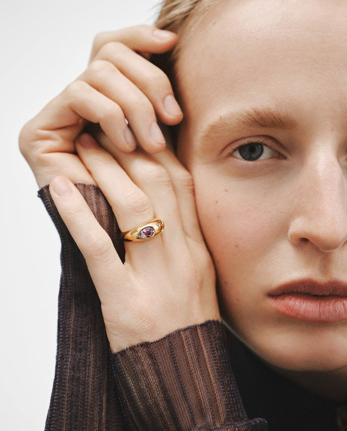 Anillo de plata 925 bañada en oro amarillo de 18K con topacios azul sky y azul london