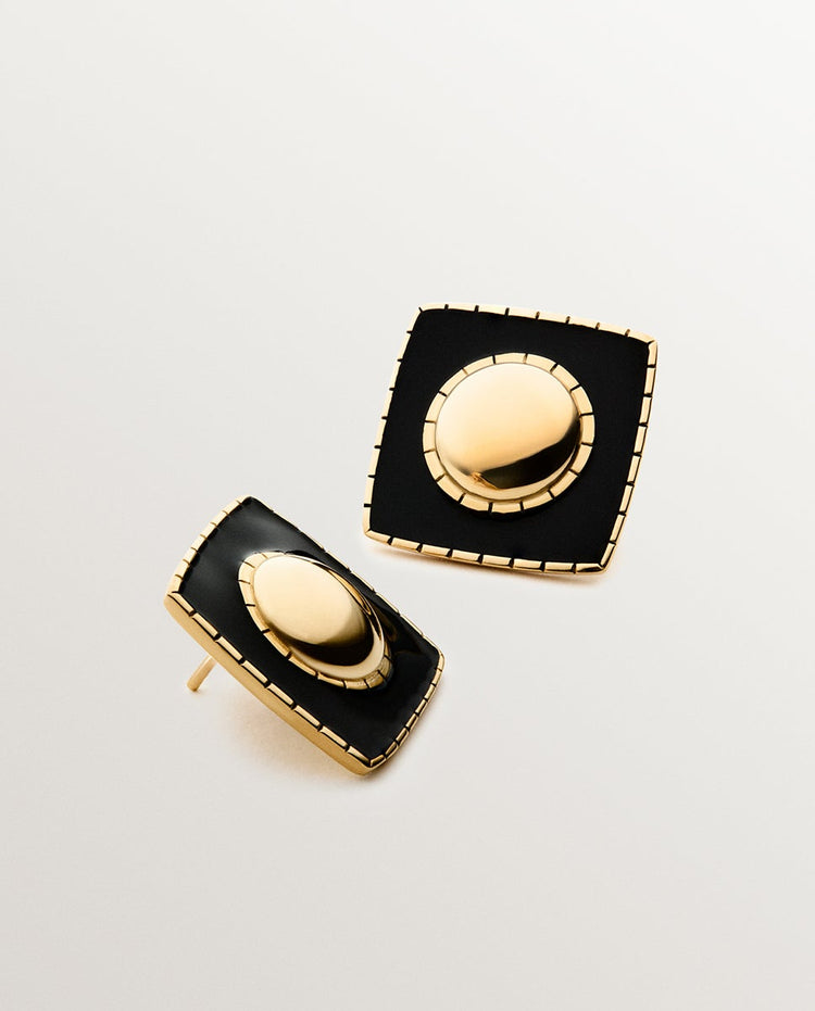 Pendientes de plata 925 bañada en oro amarillo de 18K con forma geométrica y esmalte negro