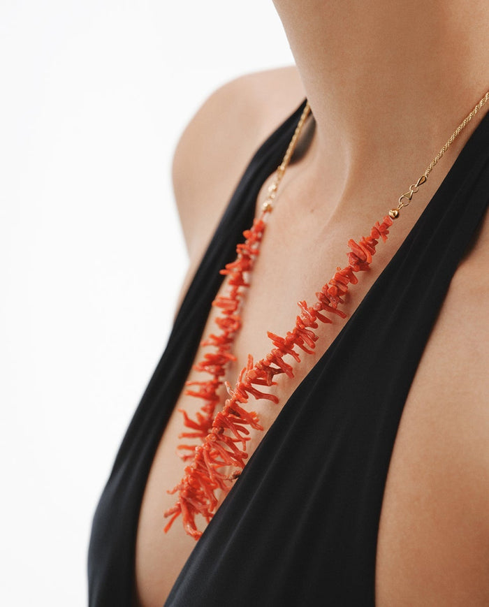 Collar de plata 925 bañada en oro de 18K con coral natural