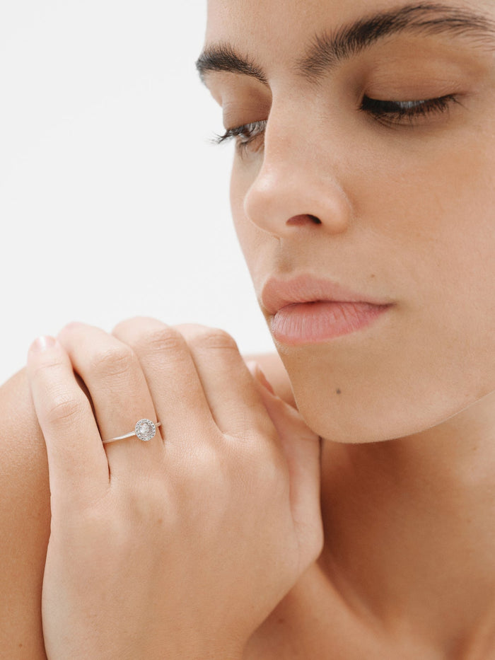 Anillo de plata 925 con topacios blancos y zafiros blancos