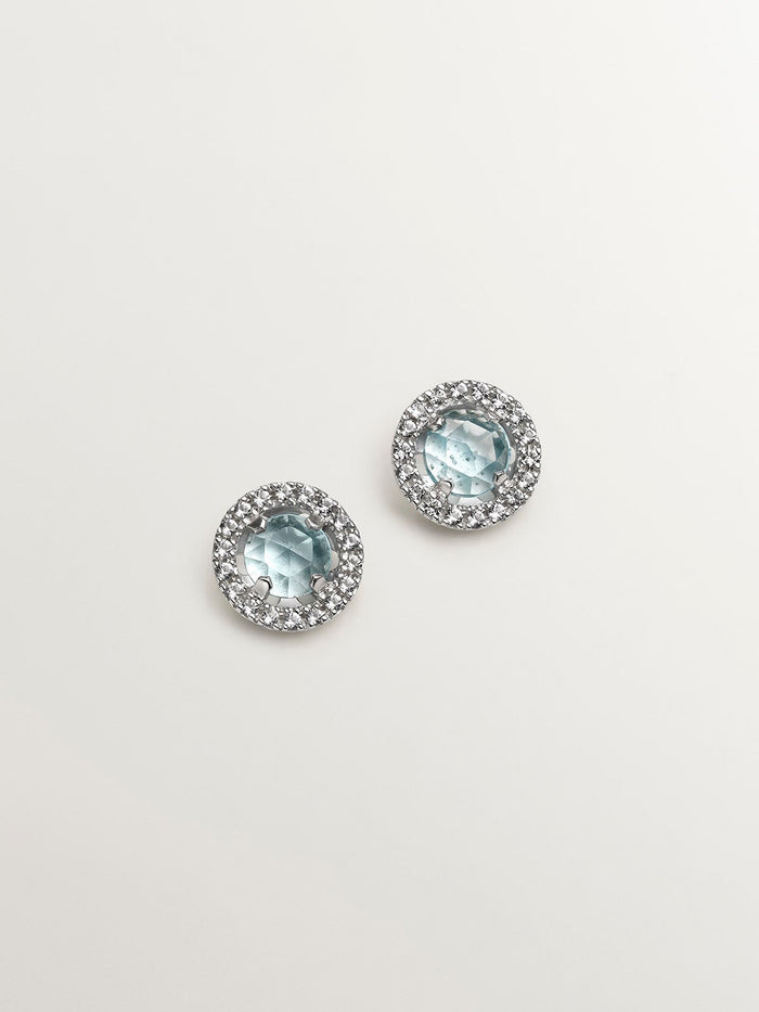 Pendientes de botón de plata 925 cos topacio azul 0,82 cts y orla de zafiros blancos