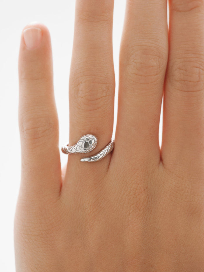 Anillo serpiente plata