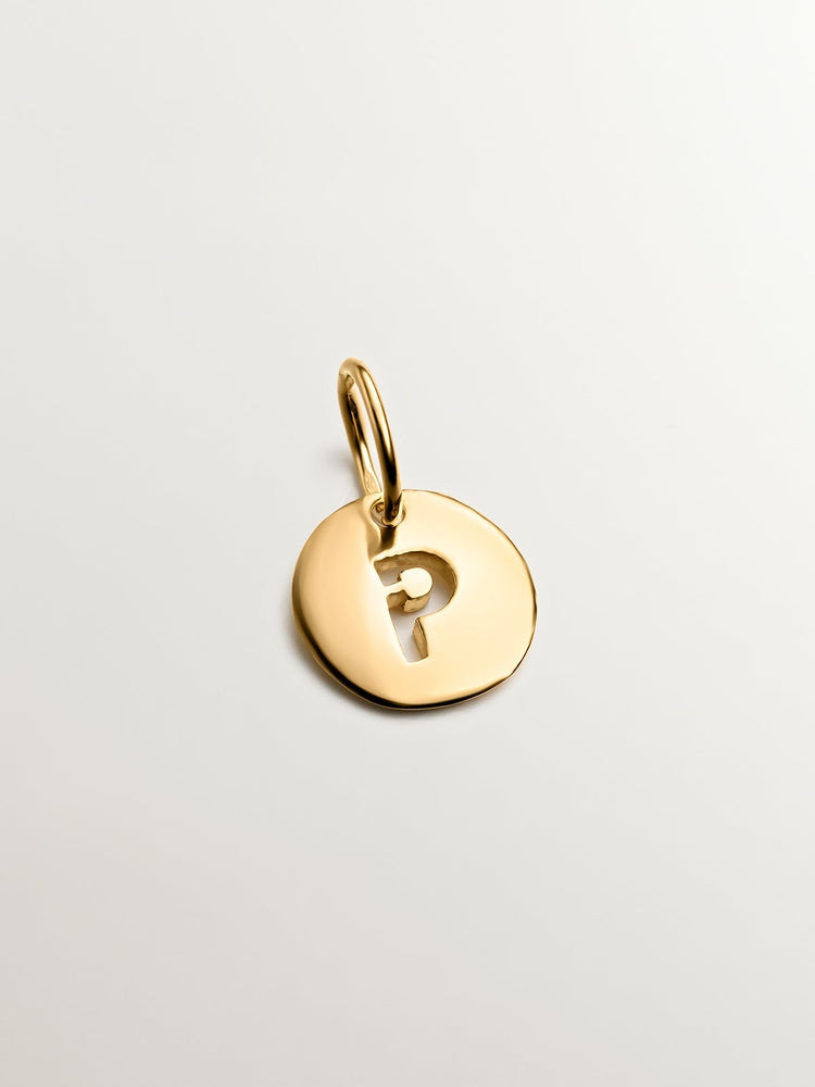 Charm medalla inicial P plata recubierta oro  