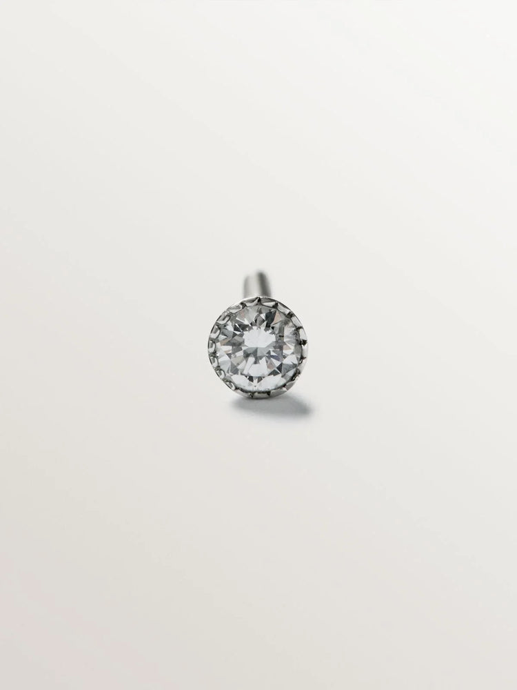 Pendiente individual de oro blanco de 18K con diamante