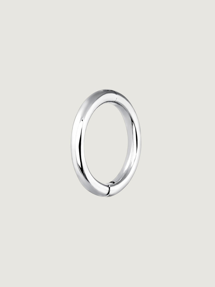 Pendiente de aro pequeño individual de oro blanco de 9K