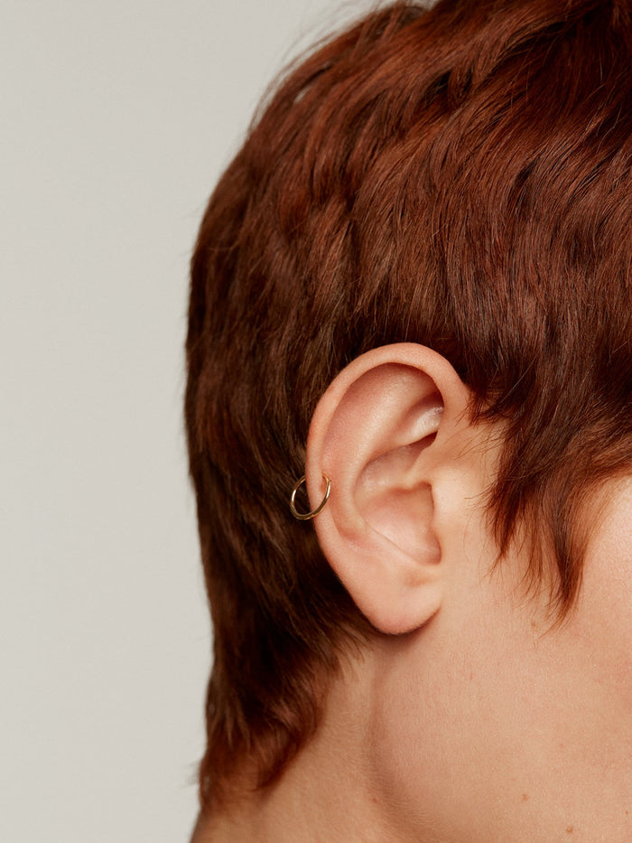 Pendiente de aro individual de oro amarillo de 9K