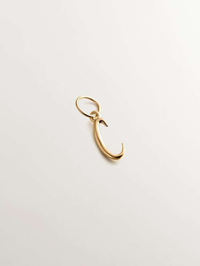 Charm letra C plata recubierta oro  