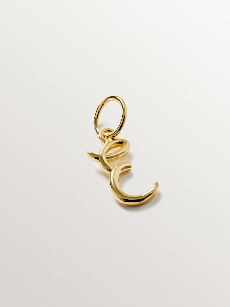 Charm letra E plata recubierta oro  