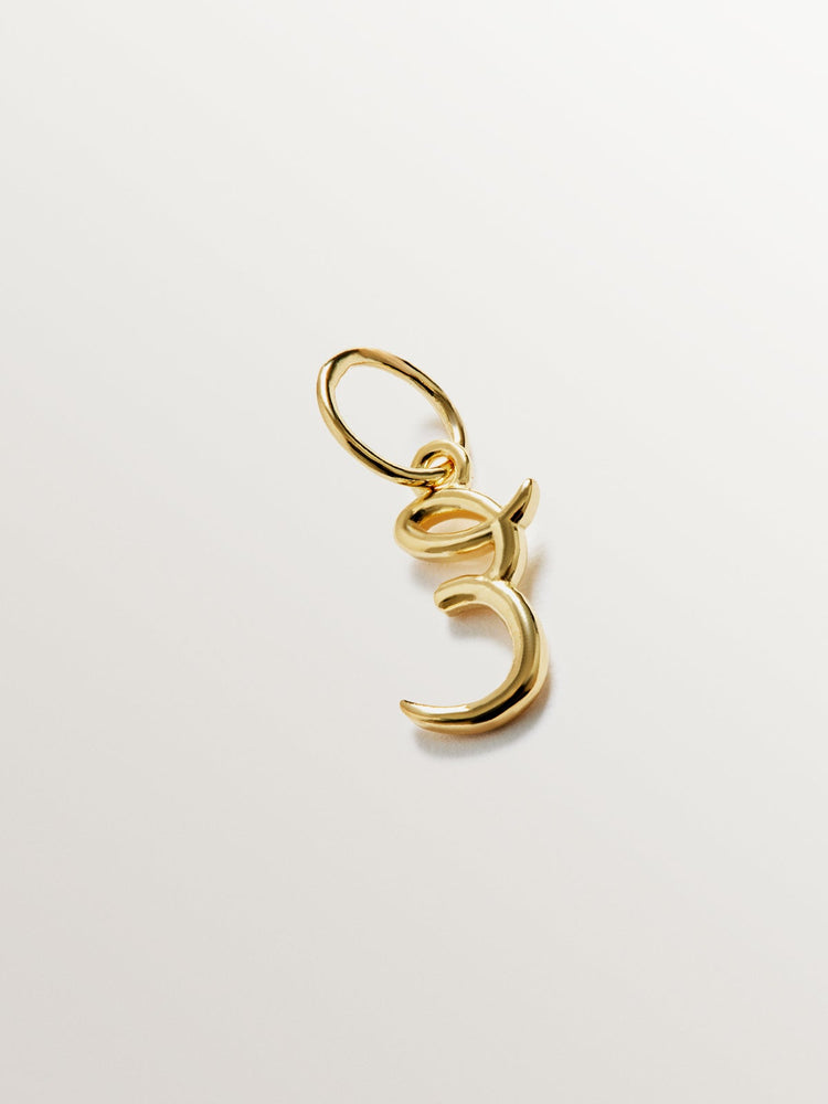 Charm letra E plata recubierta oro  