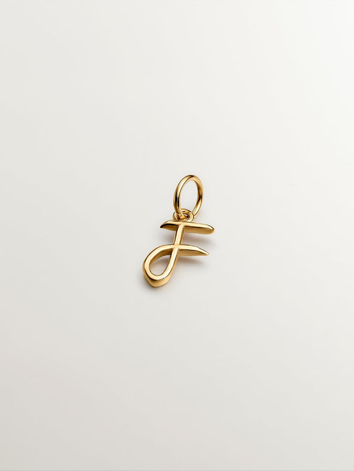 Charm letra F plata recubierta oro  