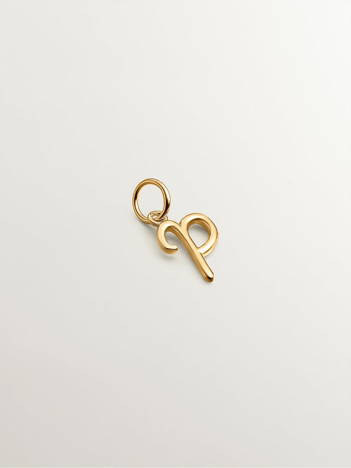 Charm letra P plata recubierta oro  