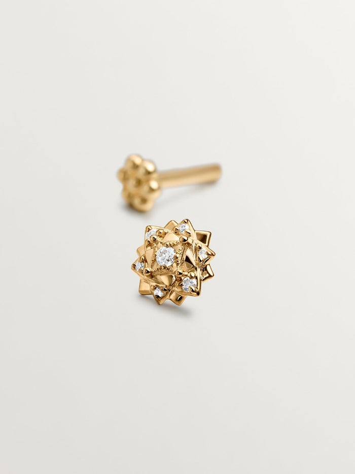Pendiente individual de oro amarillo de 9K con diamantes y flor