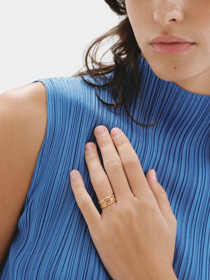 Anillo pequeño mimbre plata recubierta oro