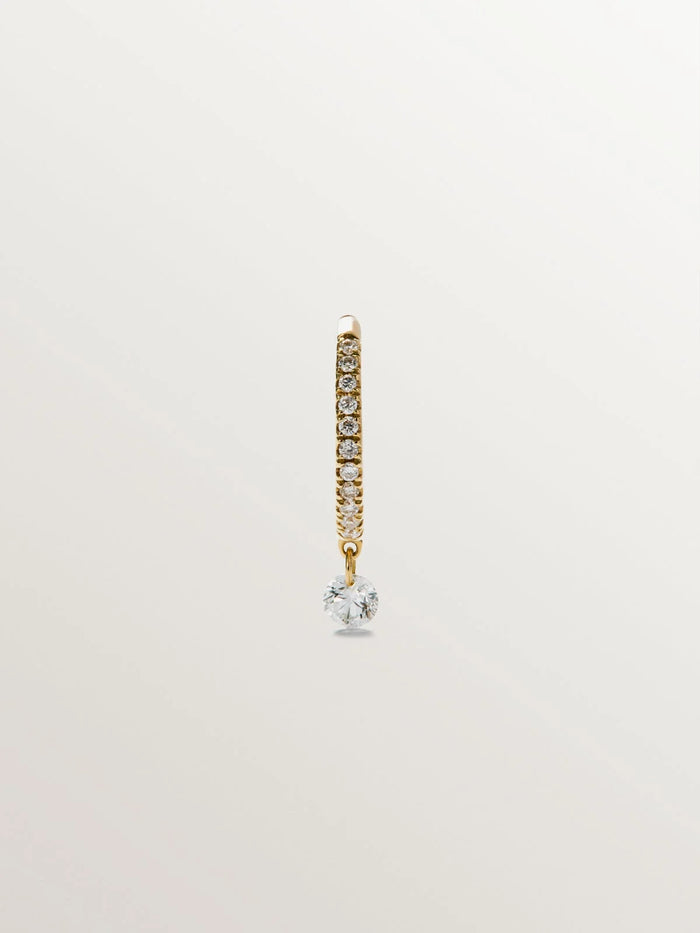 Pendiente individual de aro pequeño de oro amarillo de 18K con diamantes
