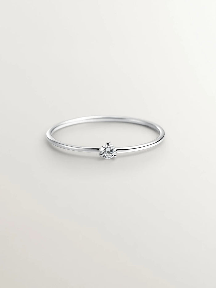 Anillo solitario de oro blanco de 18K con diamante de 0,048cts