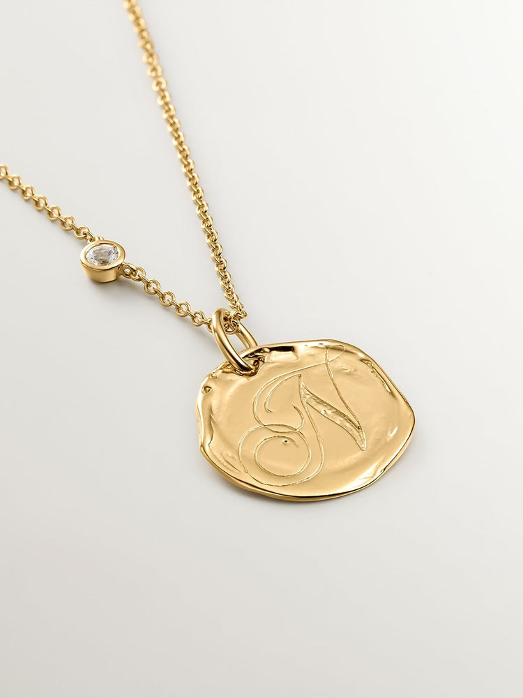 Charm medalla inicial N artesanal plata recubierta oro