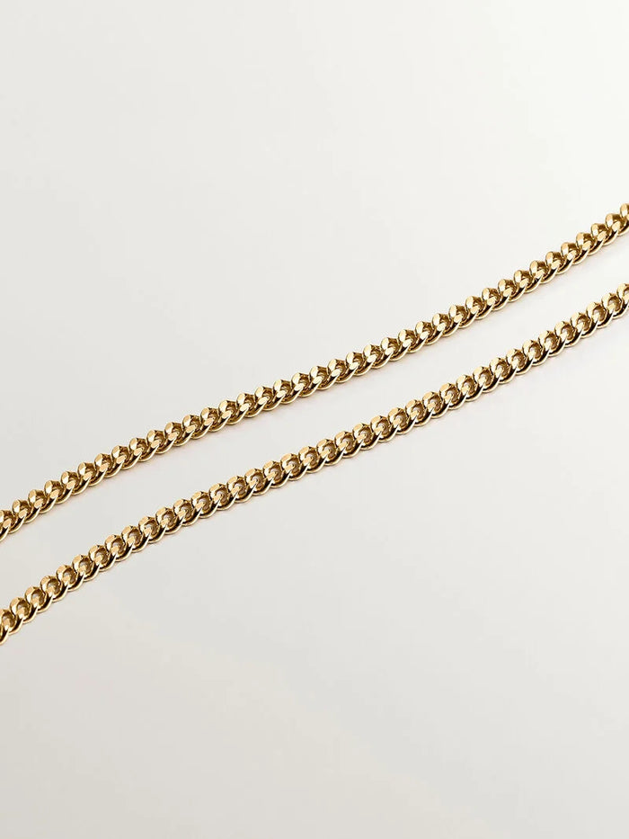 Collar de plata 925 bañada en oro amarillo de 18K con ónix negro