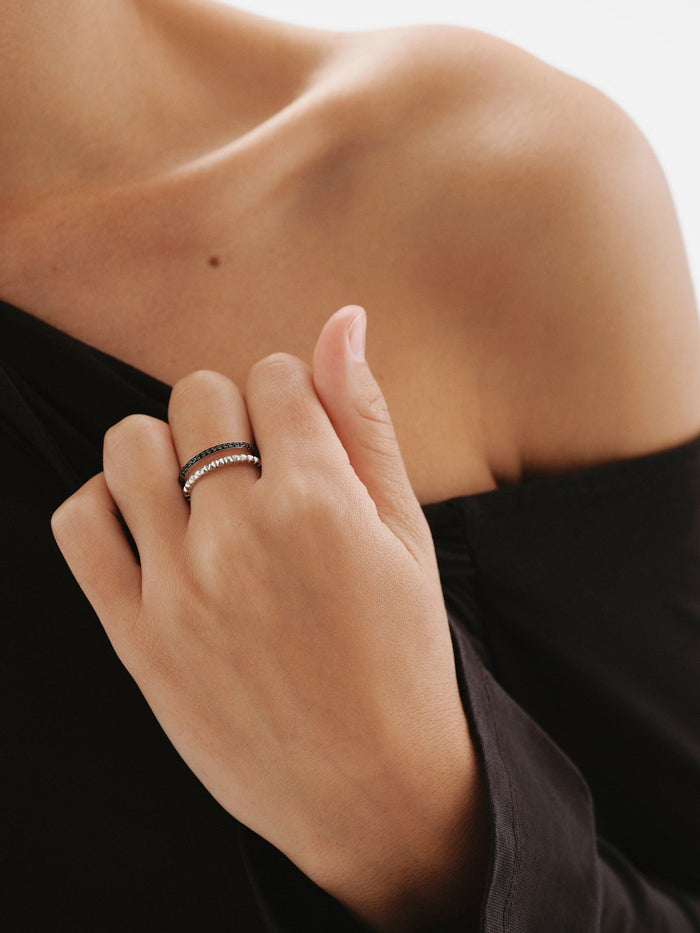 Anillo doble relieve espinelas plata  