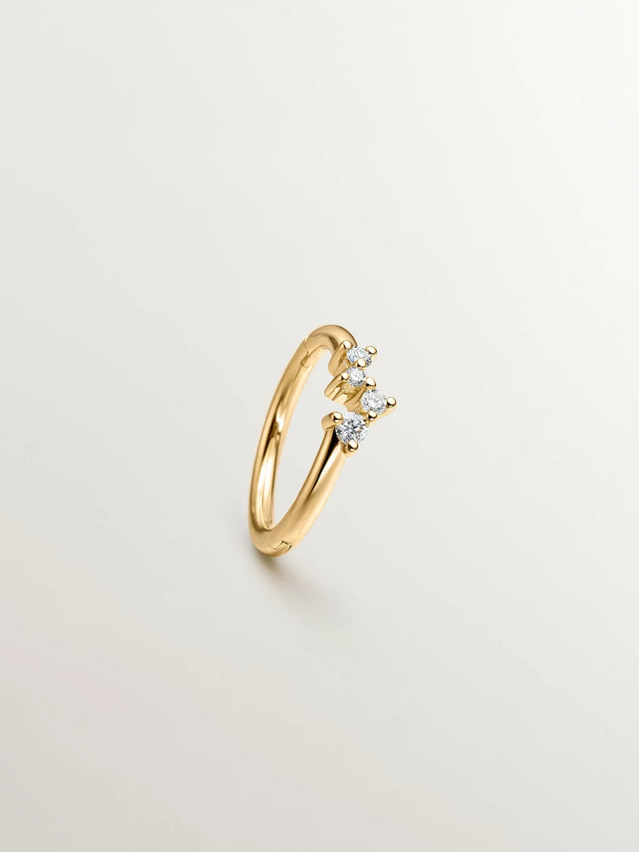 Pendiente individual pequeño de aro de oro amarillo de 18K con diamantes