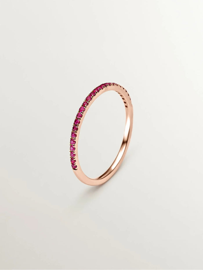 Anillo de oro rosa de 9K con rubíes rosas