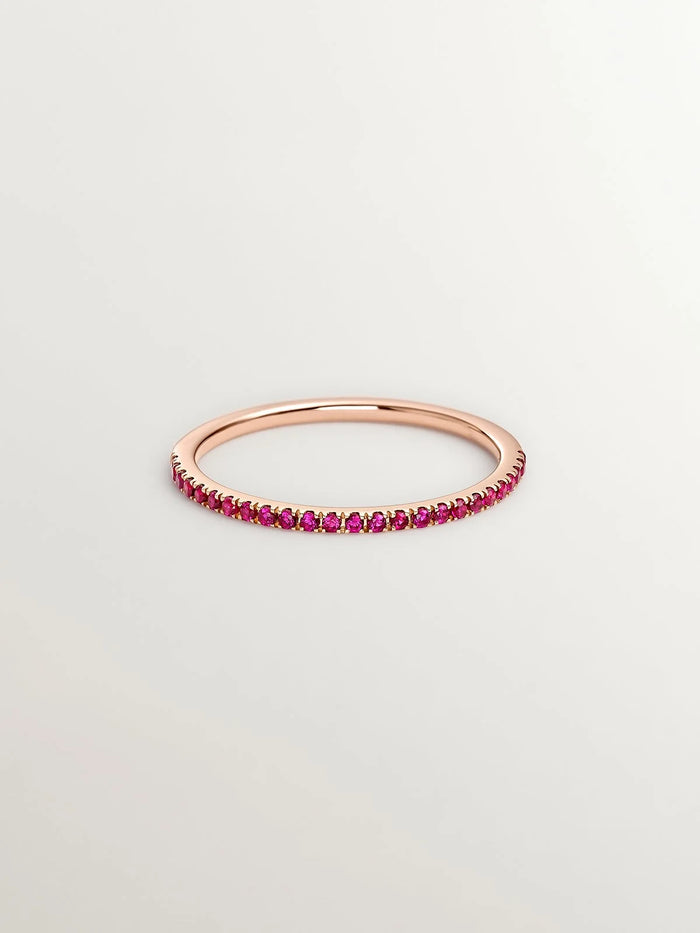 Anillo de oro rosa de 9K con rubíes rosas