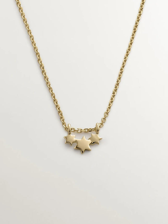 Cadena con estrellas de oro