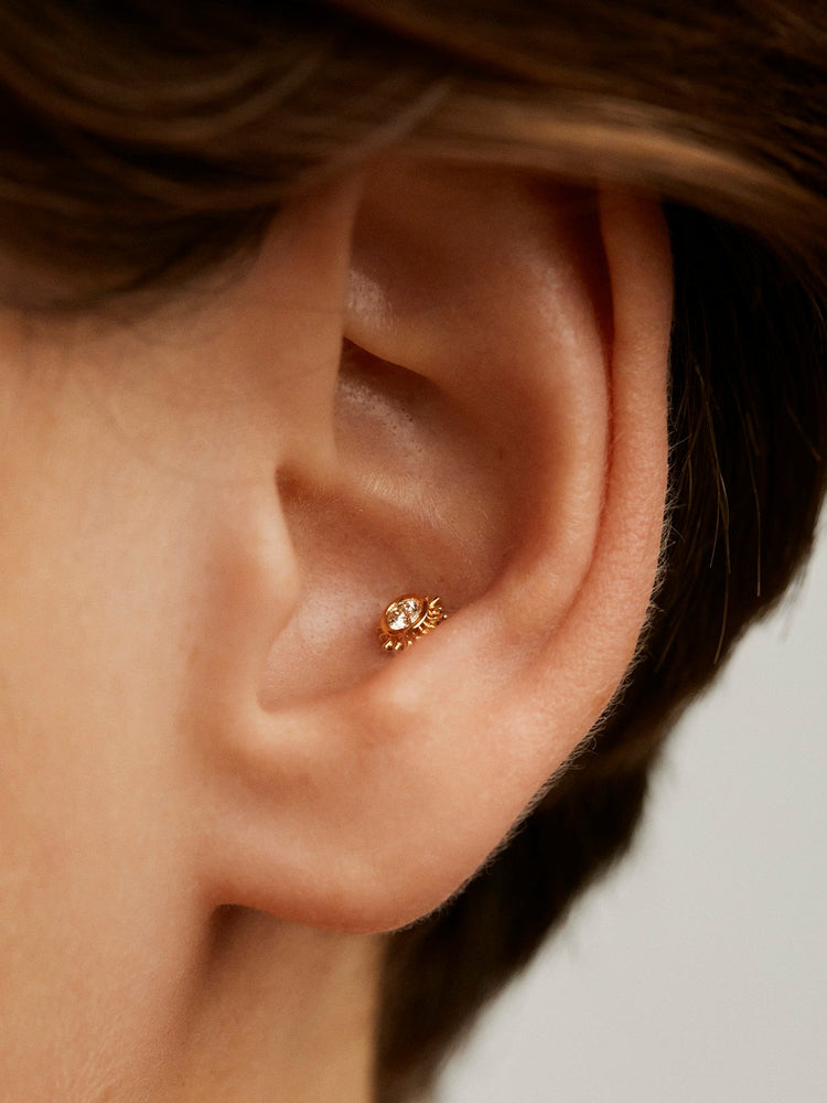 Piercing chatón de oro amarillo de 18K con diamante