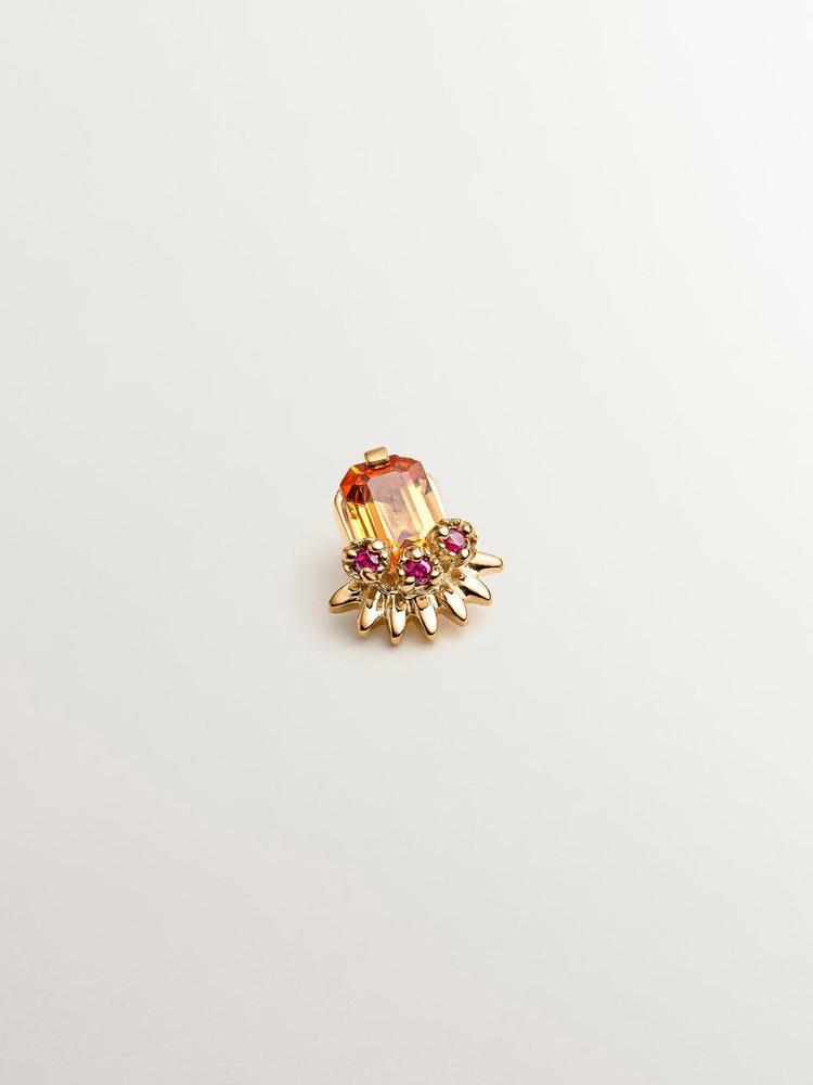 Piercing de oro amarillo de 18K con zafiro naranja central y rubíes rosas