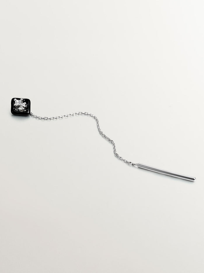 Pendiente individual largo de cadena de oro blanco de 18kt con rombo negro de diamantes