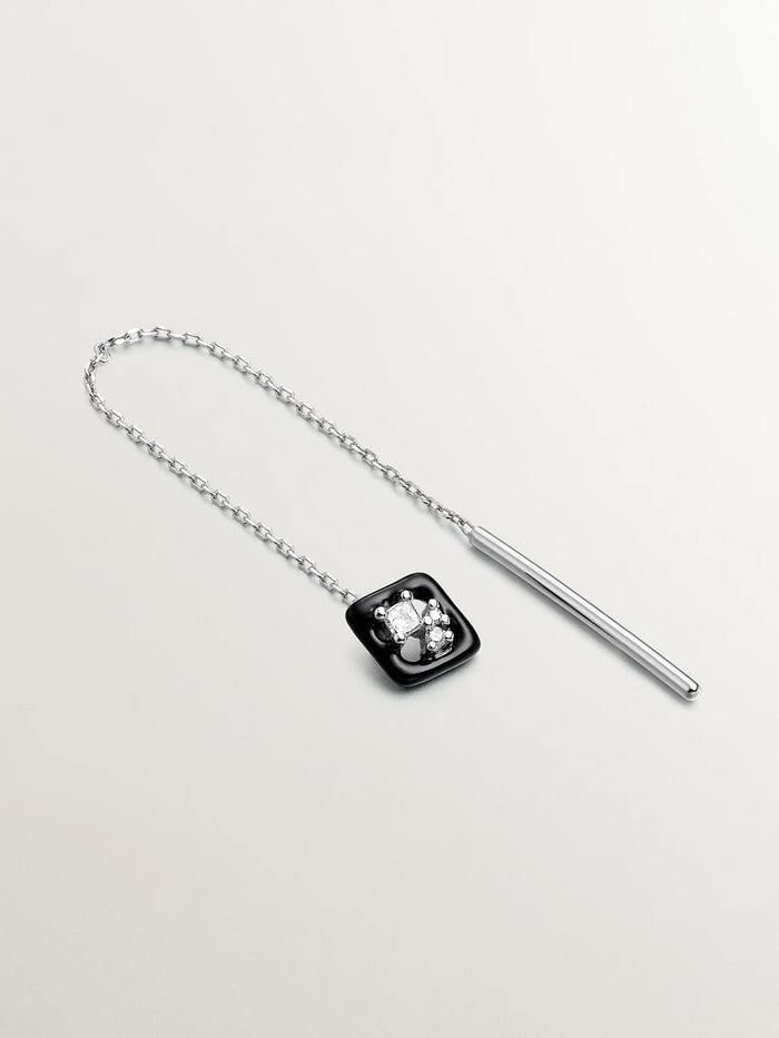 Pendiente individual largo de cadena de oro blanco de 18kt con rombo negro de diamantes