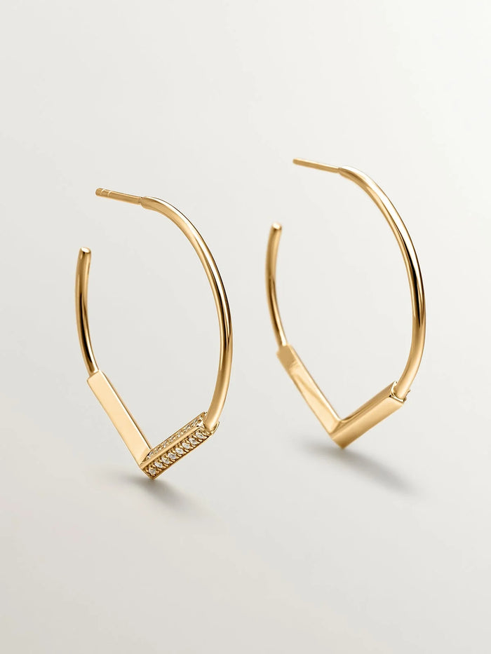 Pendientes de aro grandes de plata 925 bañada en oro amarillo de 18K con forma de uve y topacios blancos
