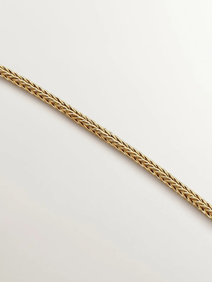 Colgante ovalado de plata 925 bañada en oro amarillo de 18K con relieve