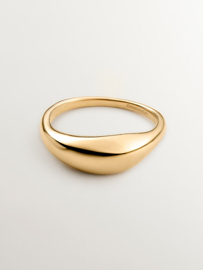 Anillo abombado de plata bañada en oro amarillo de 18kt