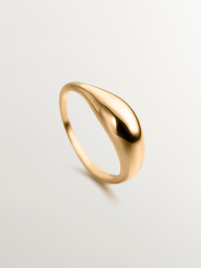 Anillo abombado de plata bañada en oro amarillo de 18kt