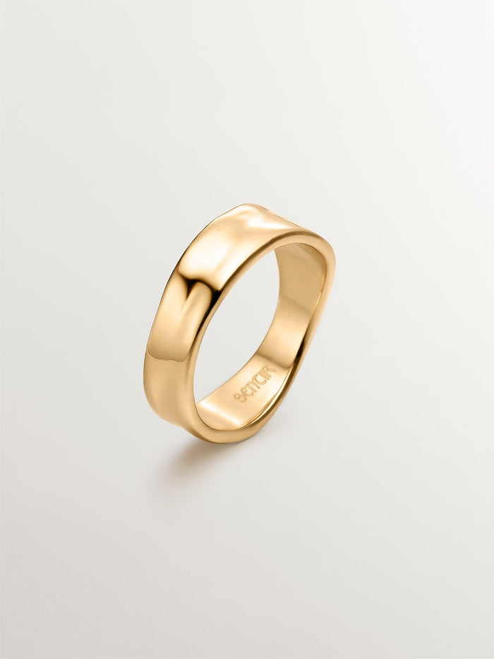 Anillo irregular de plata bañada en oro amarillo de 18kt