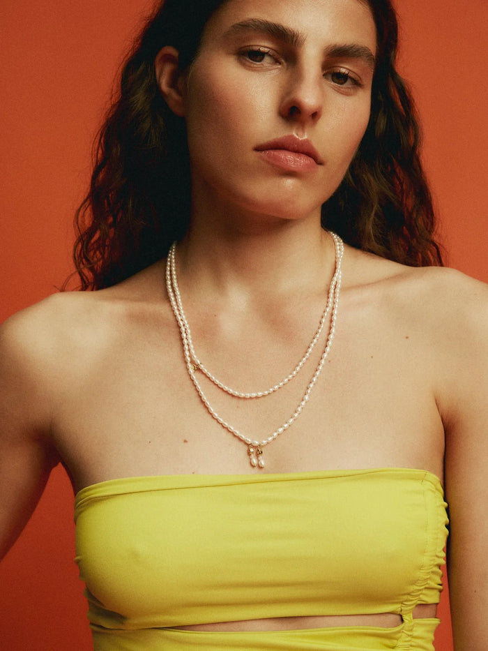 Collar de plata 925 bañada en oro amarillo de 18K con perlas, zafiros y piedras luna
