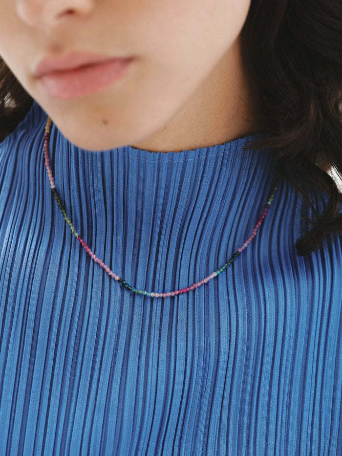 Collar de plata 925 bañada en oro amarillo de 18K con bolitas de turmalina multicolor