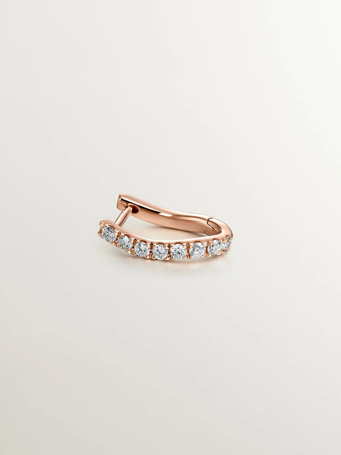 Pendiente individual aro de oro rosa de 18K con diamantes y forma ondulada