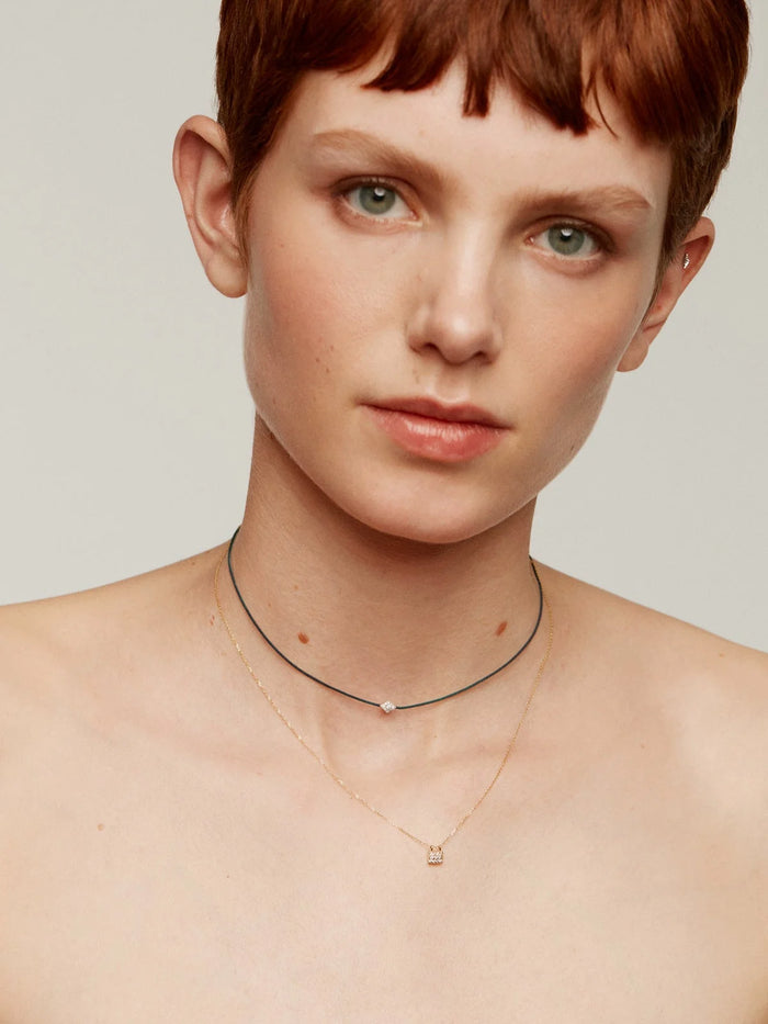Colgante de oro amarillo de 18K con diamantes