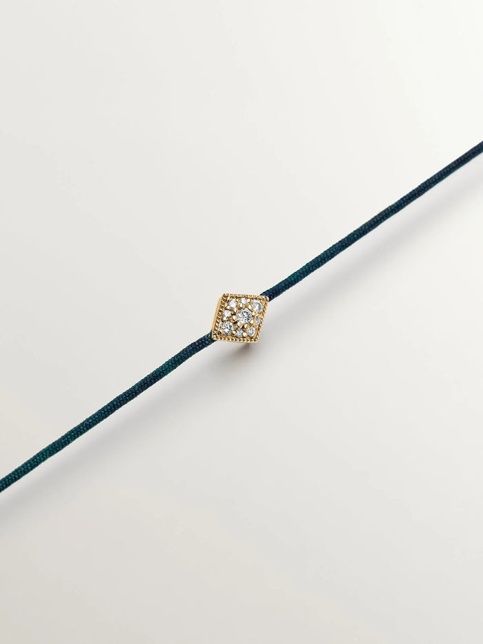 Collar de hilo y oro amarillo de 18K con diamantes