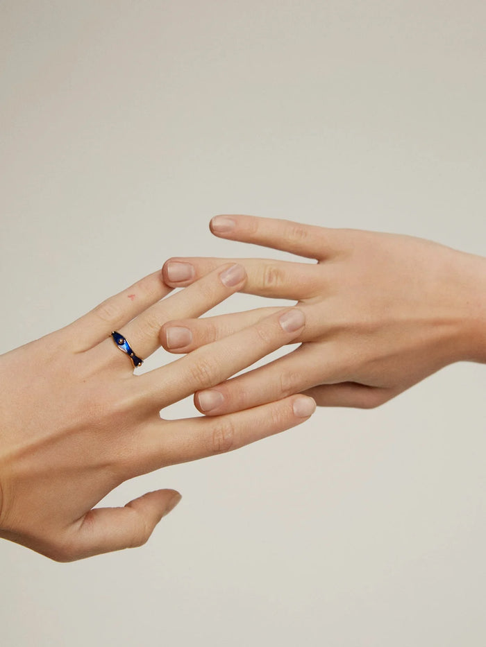 Anillo de Plata Bañada en Oro de 18kt con Esmalte Azul de la Colección RUSH