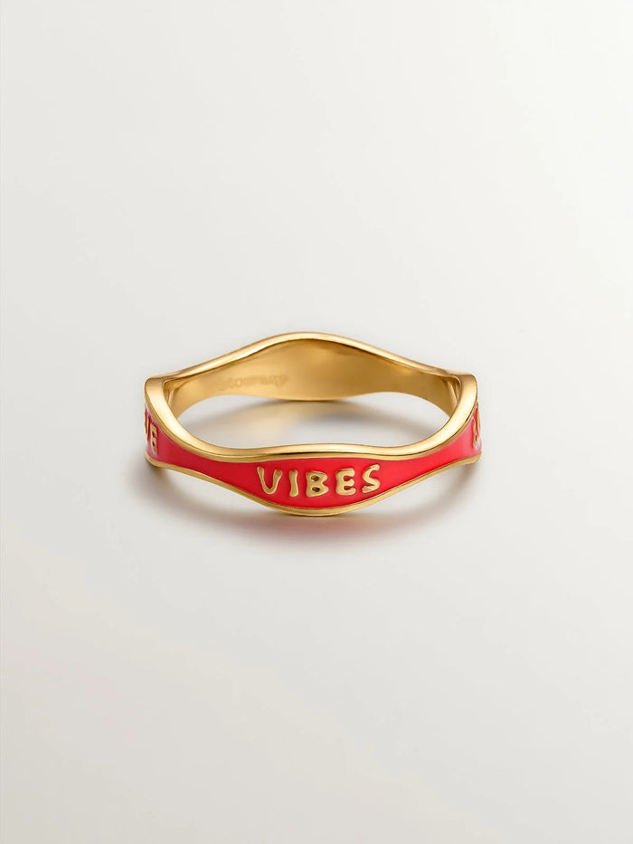 Anillo de plata bañada en oro de 18kt con esmalte rojo
