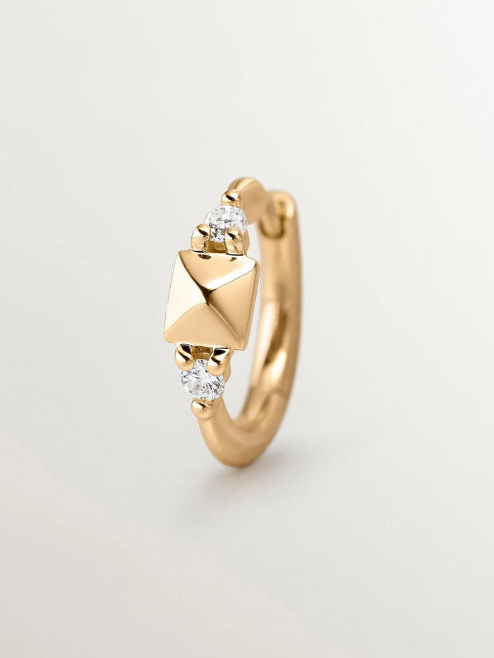 Pendiente de aro individual de oro amarillo de 18K con tachuela y diamantes