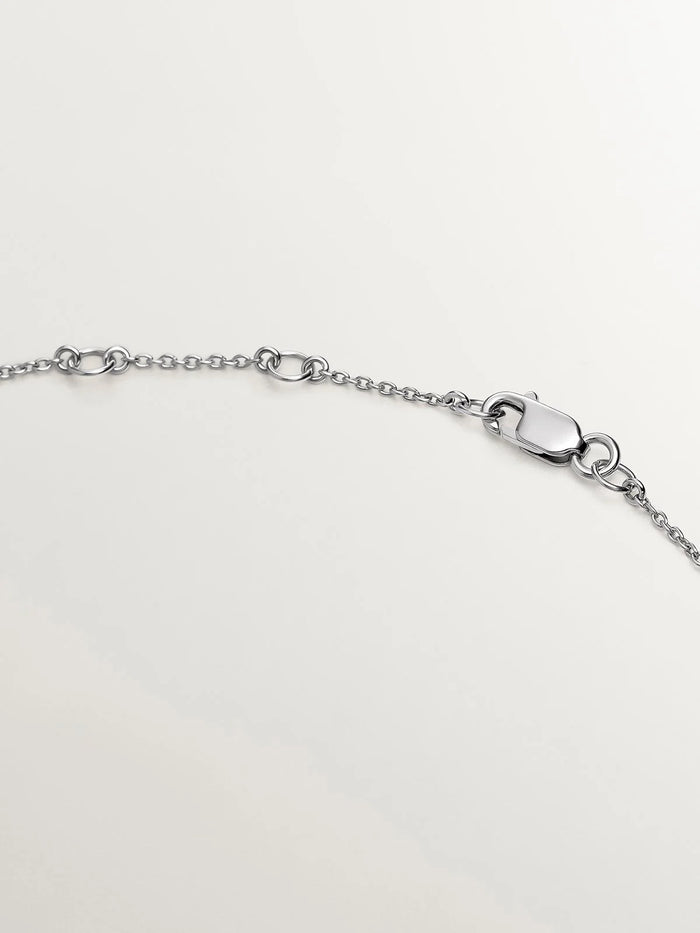 Collar de oro blanco de 18K con formas geométricas y diamantes