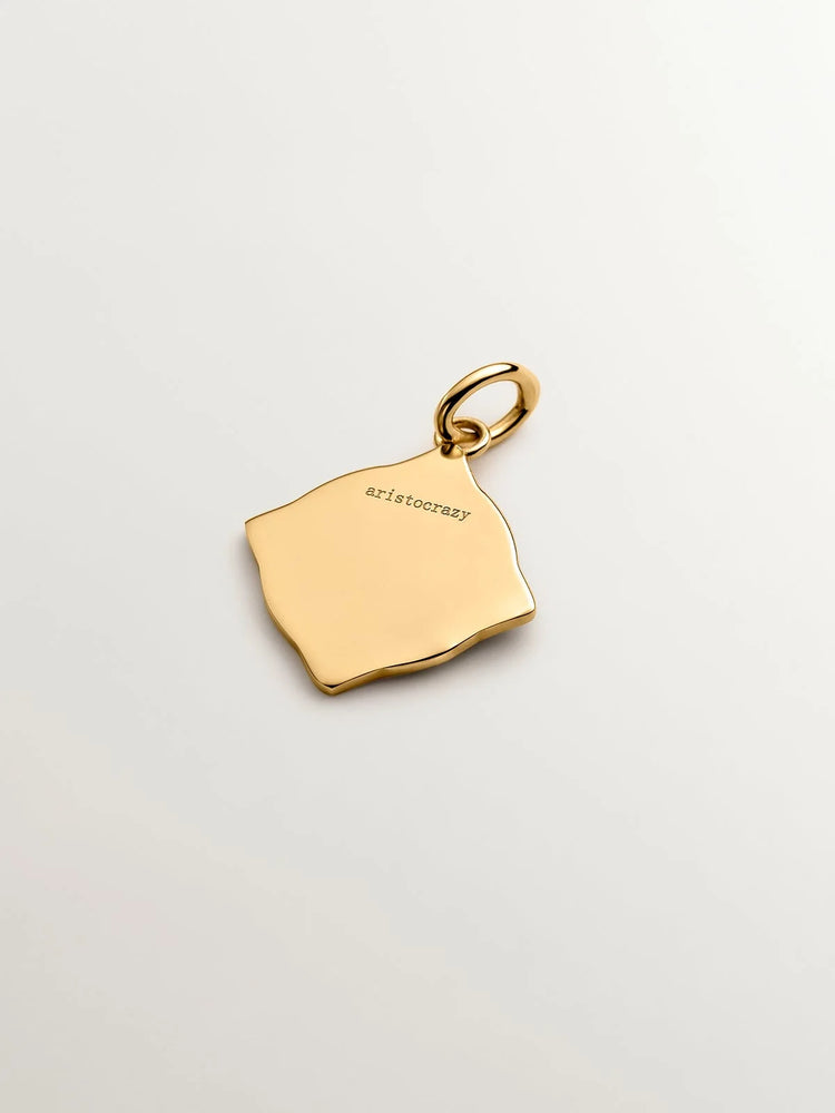 Charm de plata 925 bañada en oro amarillo de 18K con inicial A y esmalte blanco con forma de rombo irregular