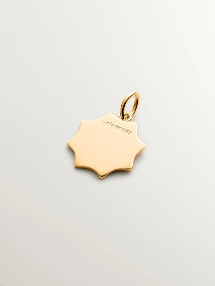Charm de plata 925 bañada en oro amarillo de 18K con inicial C y esmalte amarillo con forma de estrella