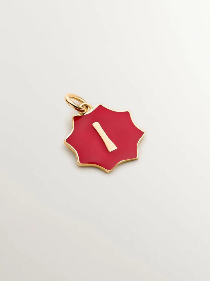 Charm de plata 925 bañada en oro amarillo de 18K con inicial I y esmalte rojo con forma de estrella